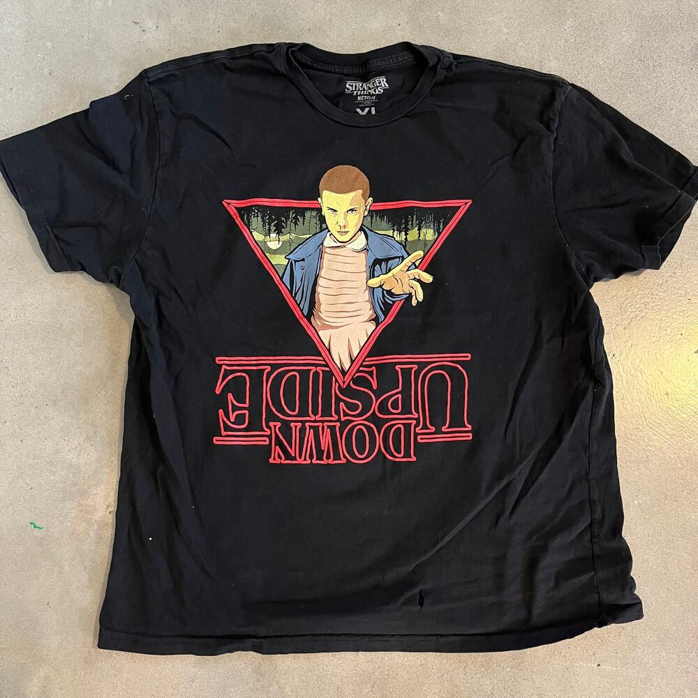 Netflix Stranger Things Upside down Eleven black cotton tshirt XL lootwear